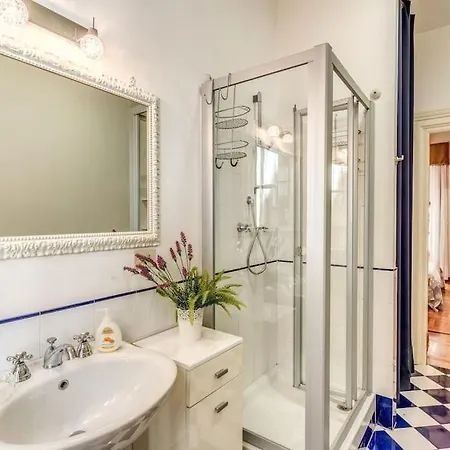 Adorable Flat By Barberini Trevi Fountain Rome