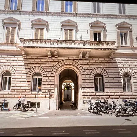 Adorable Flat By Barberini Trevi Fountain Appartamento *