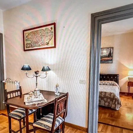 Appartamento Adorable Flat By Barberini Trevi Fountain Roma