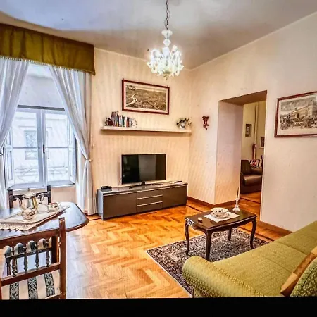 Appartamento Adorable Flat By Barberini Trevi Fountain Roma