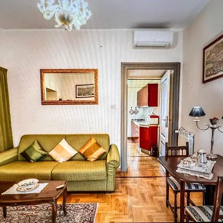 Adorable Flat By Barberini Trevi Fountain * Roma