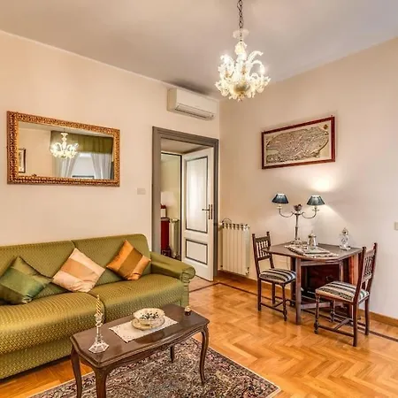 Appartamento Adorable Flat By Barberini Trevi Fountain Roma