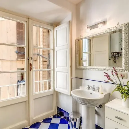 Adorable Flat By Barberini Trevi Fountain * Roma